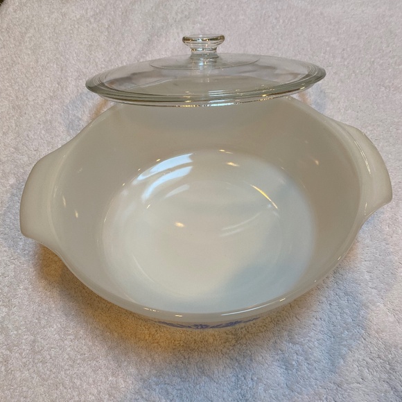 Vintage Anchor Hocking Blue Flower Casserole Dish with Lid. - Picture 3 of 4